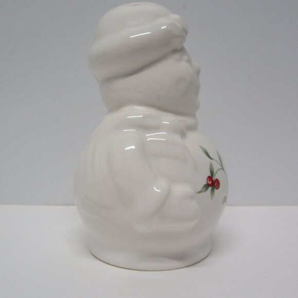 NEW! Pfaltzgraff Winterberry Figural Salt & Pepper Shakers - Mr & Mrs Snowman - Picture 4 of 15